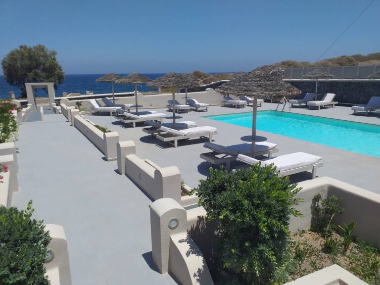 Accommodation in Oia Santorini
