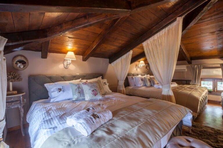 2 Bed Villa in Arachova