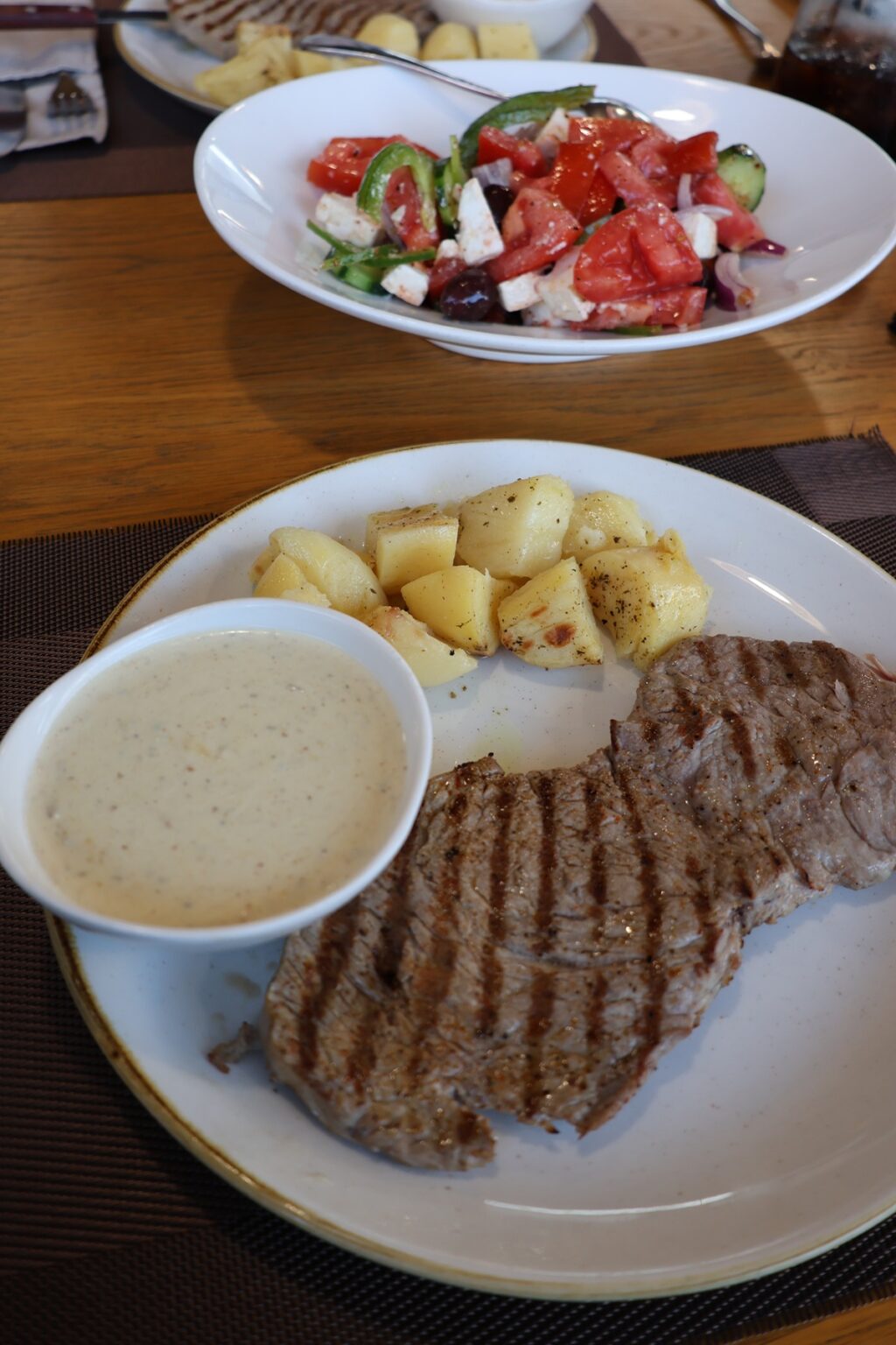 Roulas Restaurant Lardos