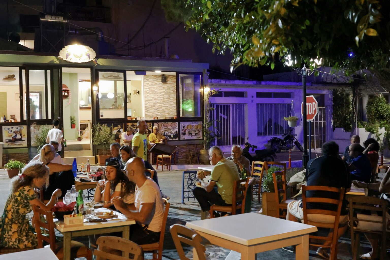 Evi Evan Restaurant Damatria